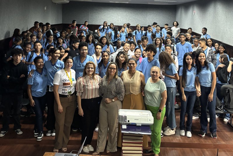 Ações sobre combate à violência contra a mulher são realizadas na escola Judith Gomes