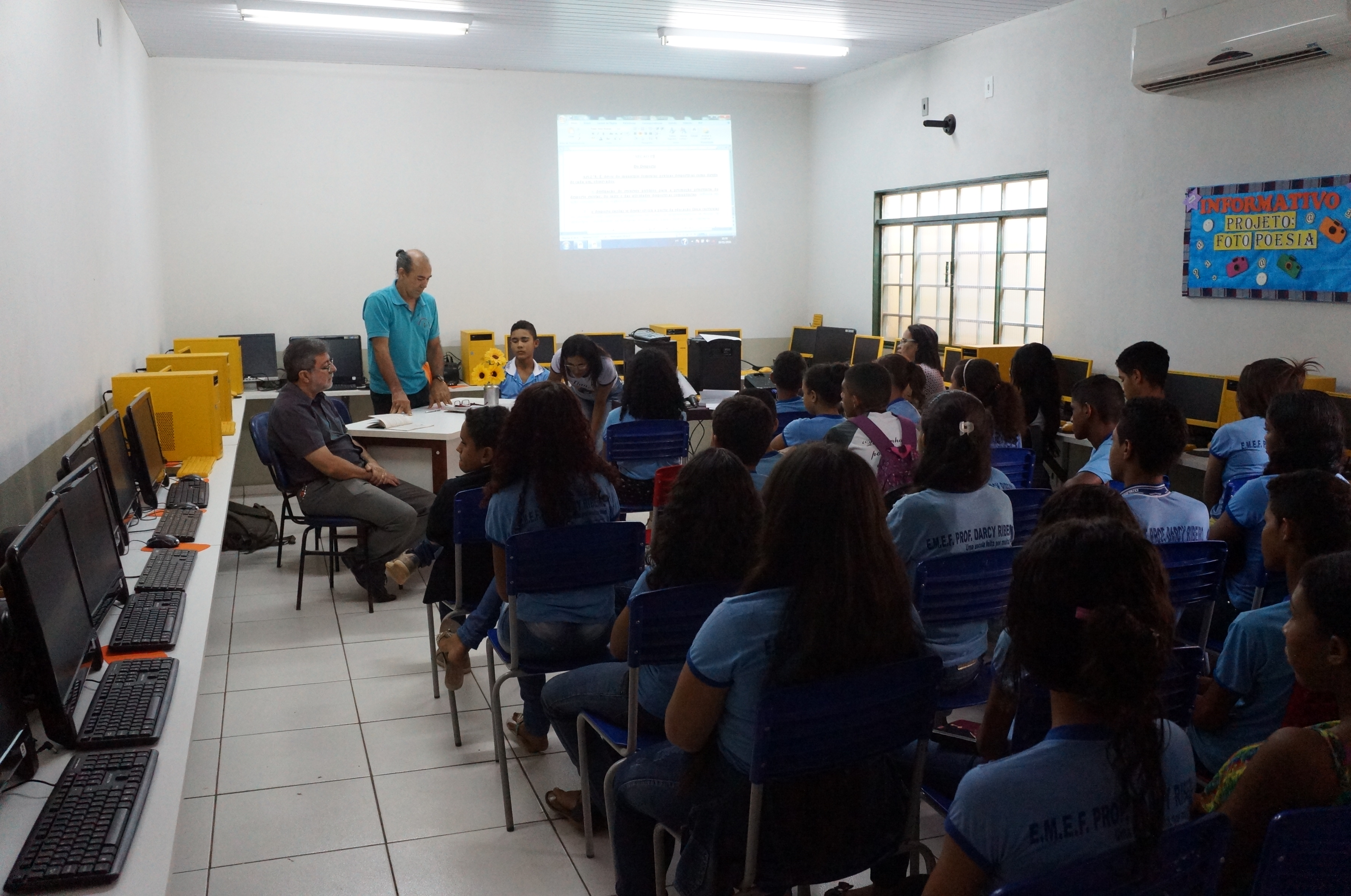 Comissão de Esporte e Lazer do Projeto Câmara Mirim 2016 inicia debate na E.M Darcy Ribeiro sobre temas relacinados ao setor.