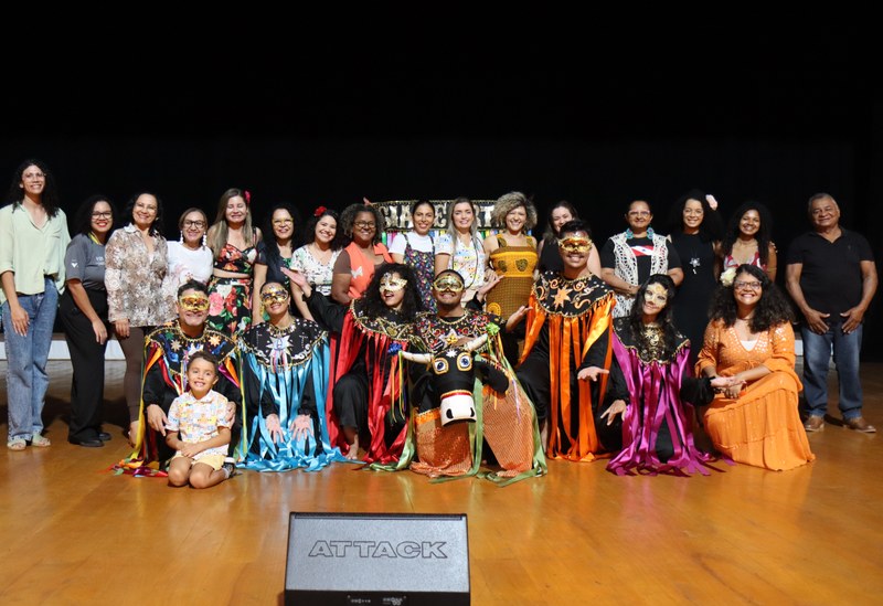 Culminância da Semana dos Contadores e Contadoras de Histórias é realizada no teatro Eduardo Abdelnor