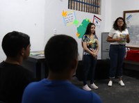 Elmar realiza roda de conversa com jovens do CIAM