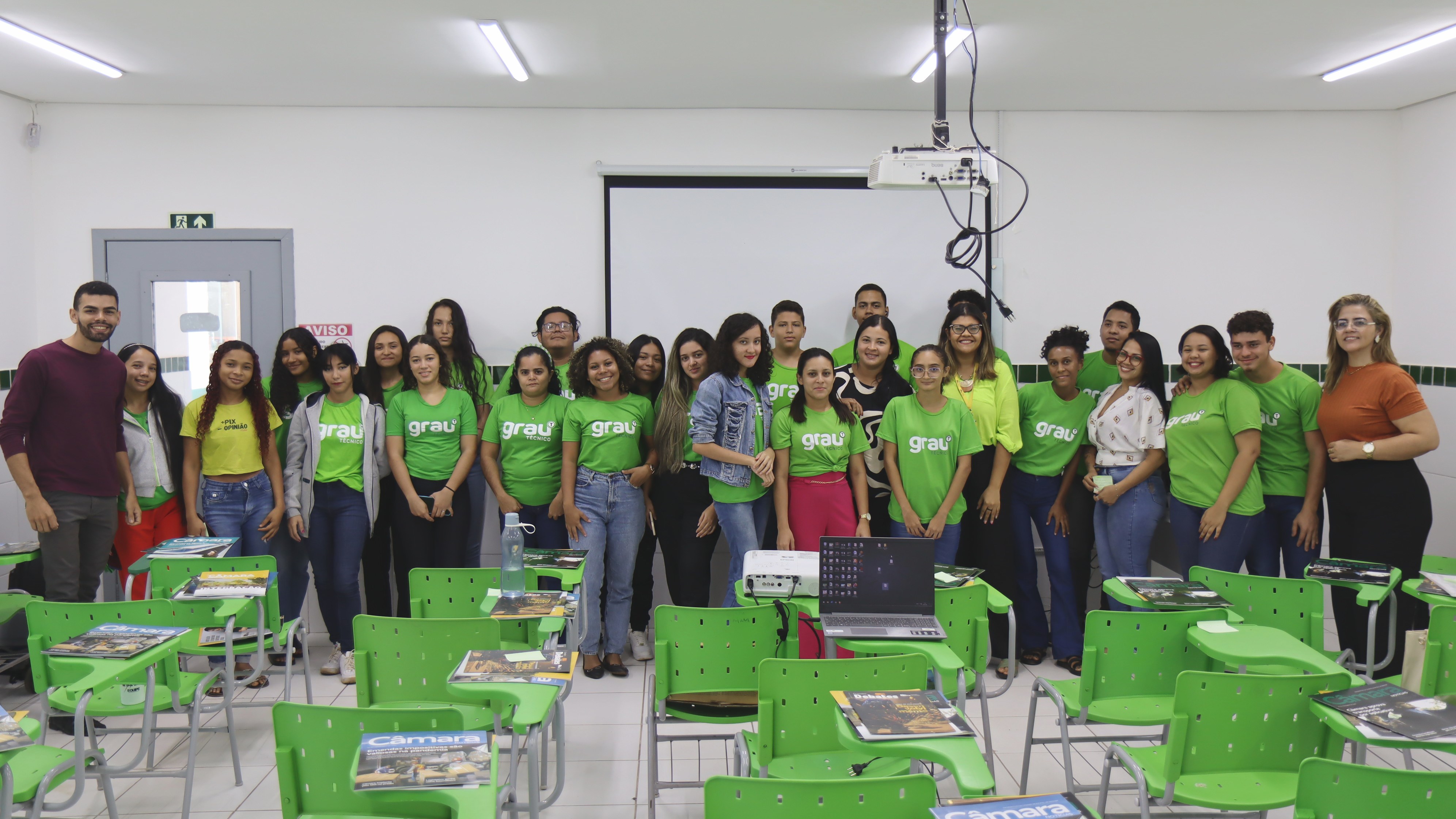 Escola do Legislativo palestra sobre a COP30 na Rede de Ensino Grau Técnico