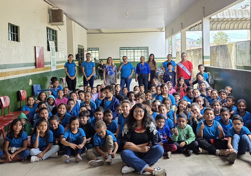 Escola Mirian Moreira participa de contação de histórias promovida pela Elmar