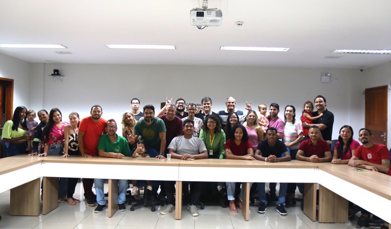 Roda de conversa com surdos discute letramento político