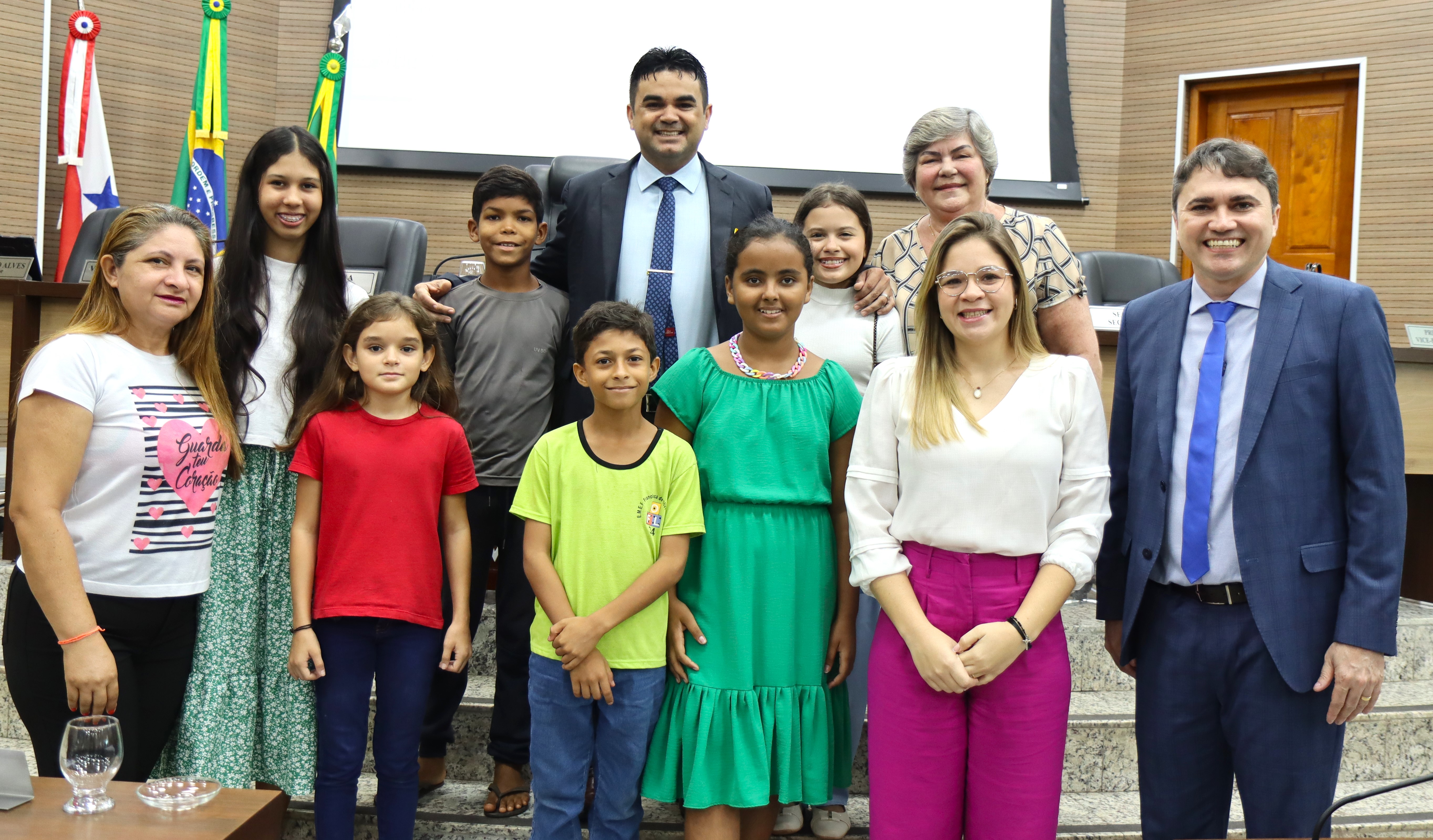 Vereadores mirins da Escola Doralice de Andrade se reúnem com a Dra. Cristina Mutran