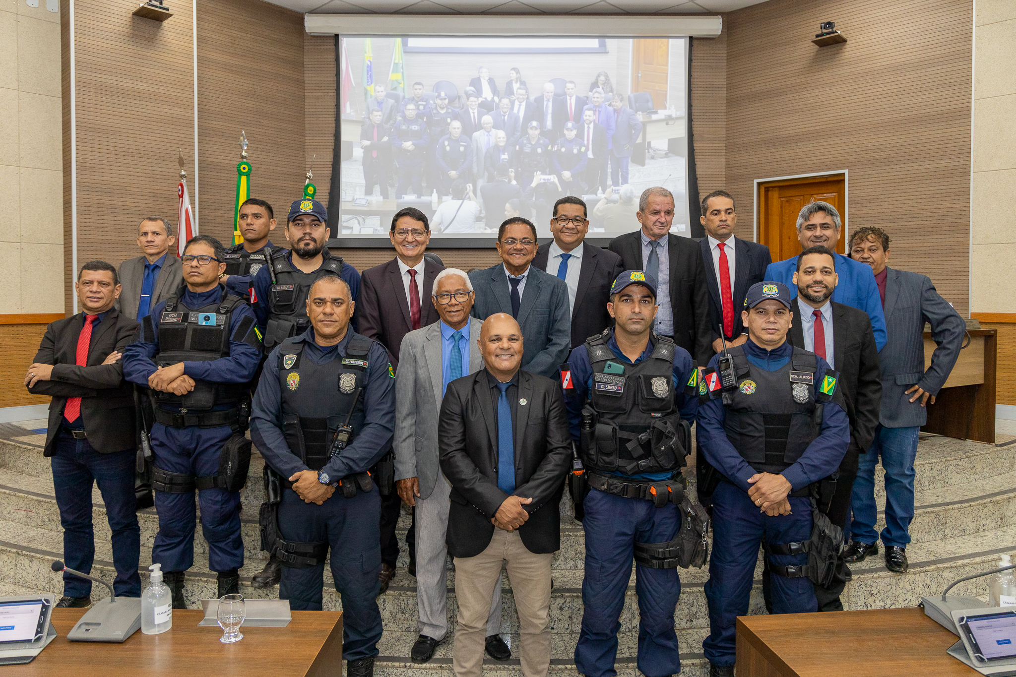 Agente da Guarda Municipal recebe Moção de Aplauso na Câmara