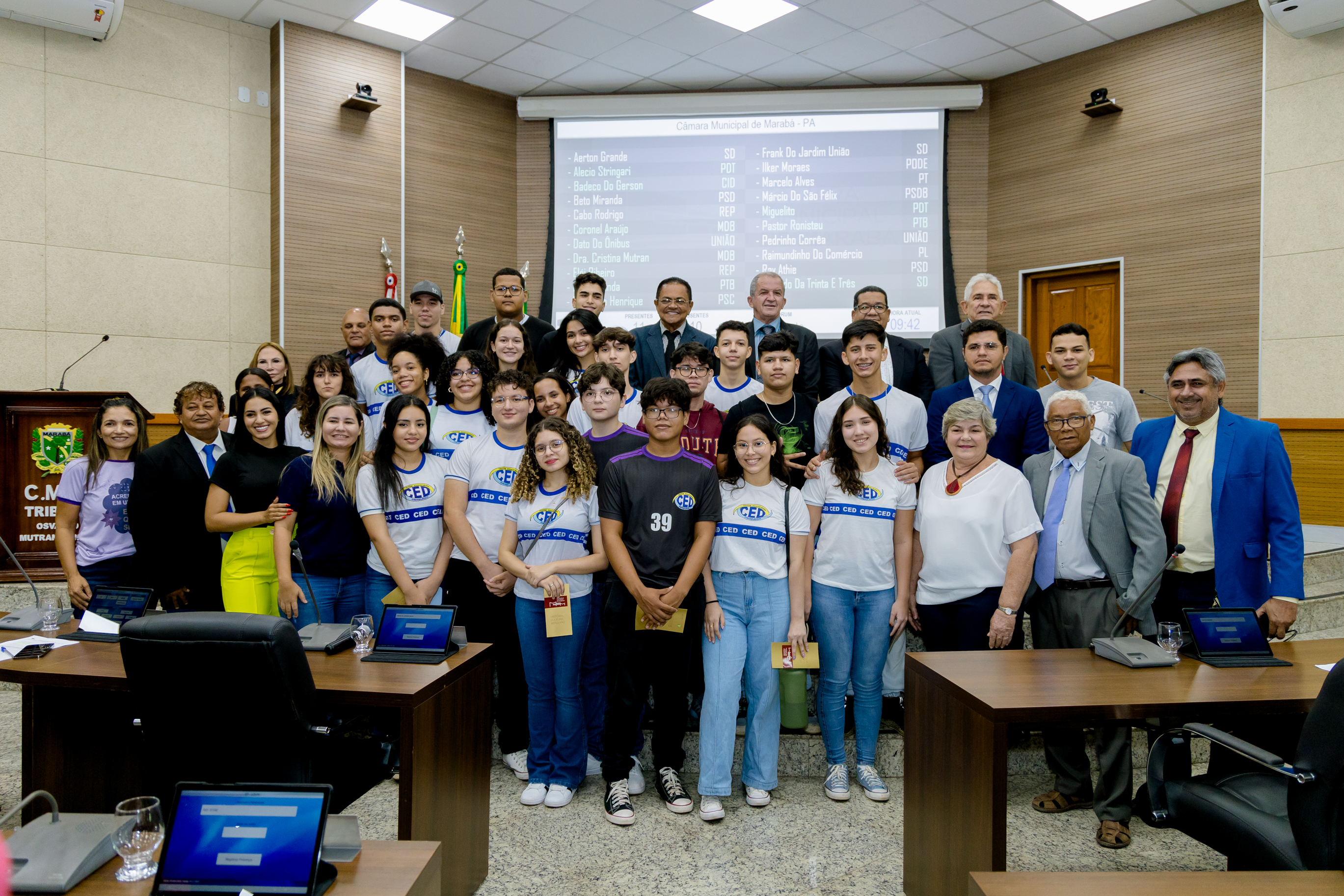 Alunos da Escola Disneylândia visitam a Câmara