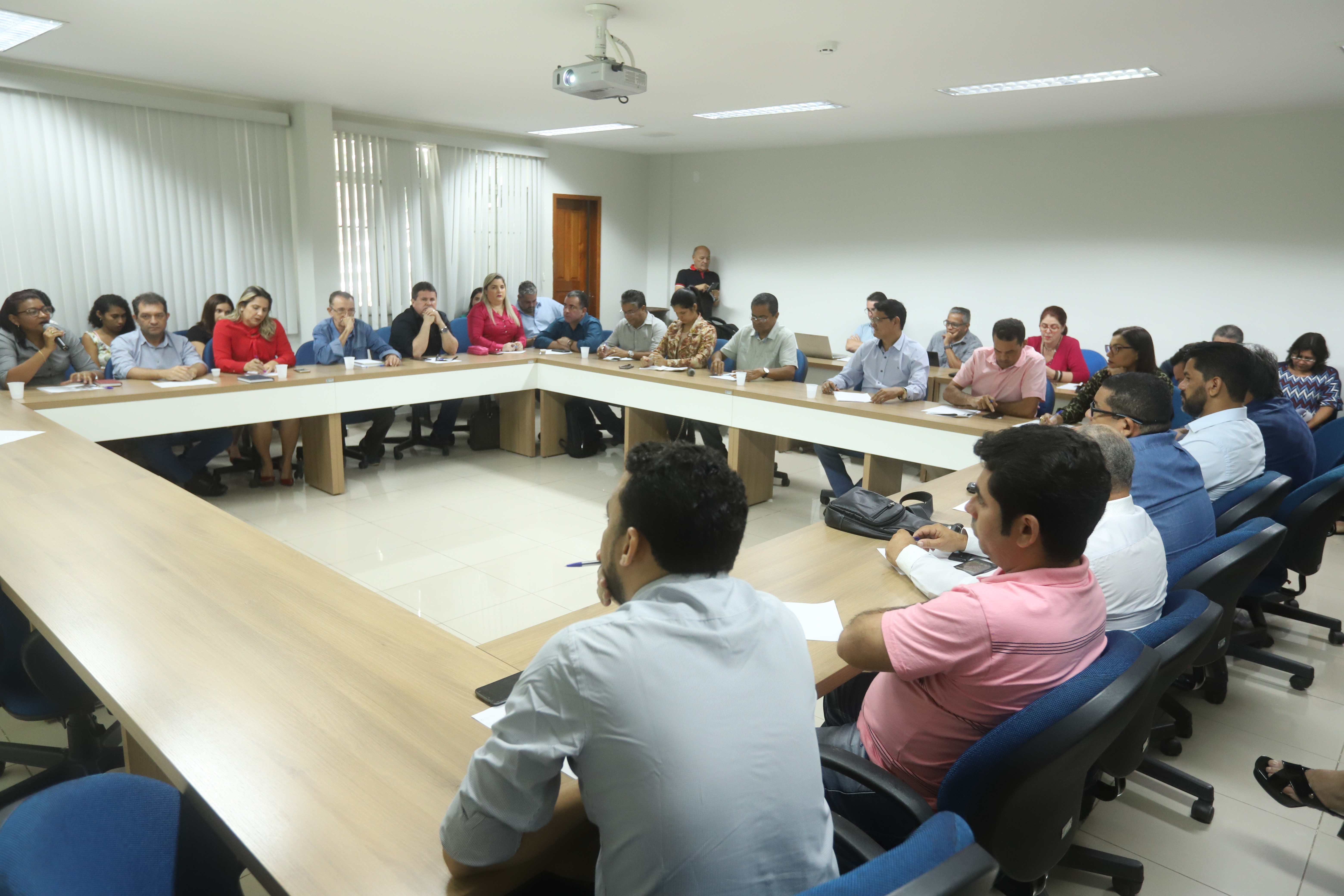 Câmara conclama órgãos de saúde para discutir melhorias para o HMI