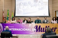 Câmara condecora 20 mulheres em sessão solene do 8 de março