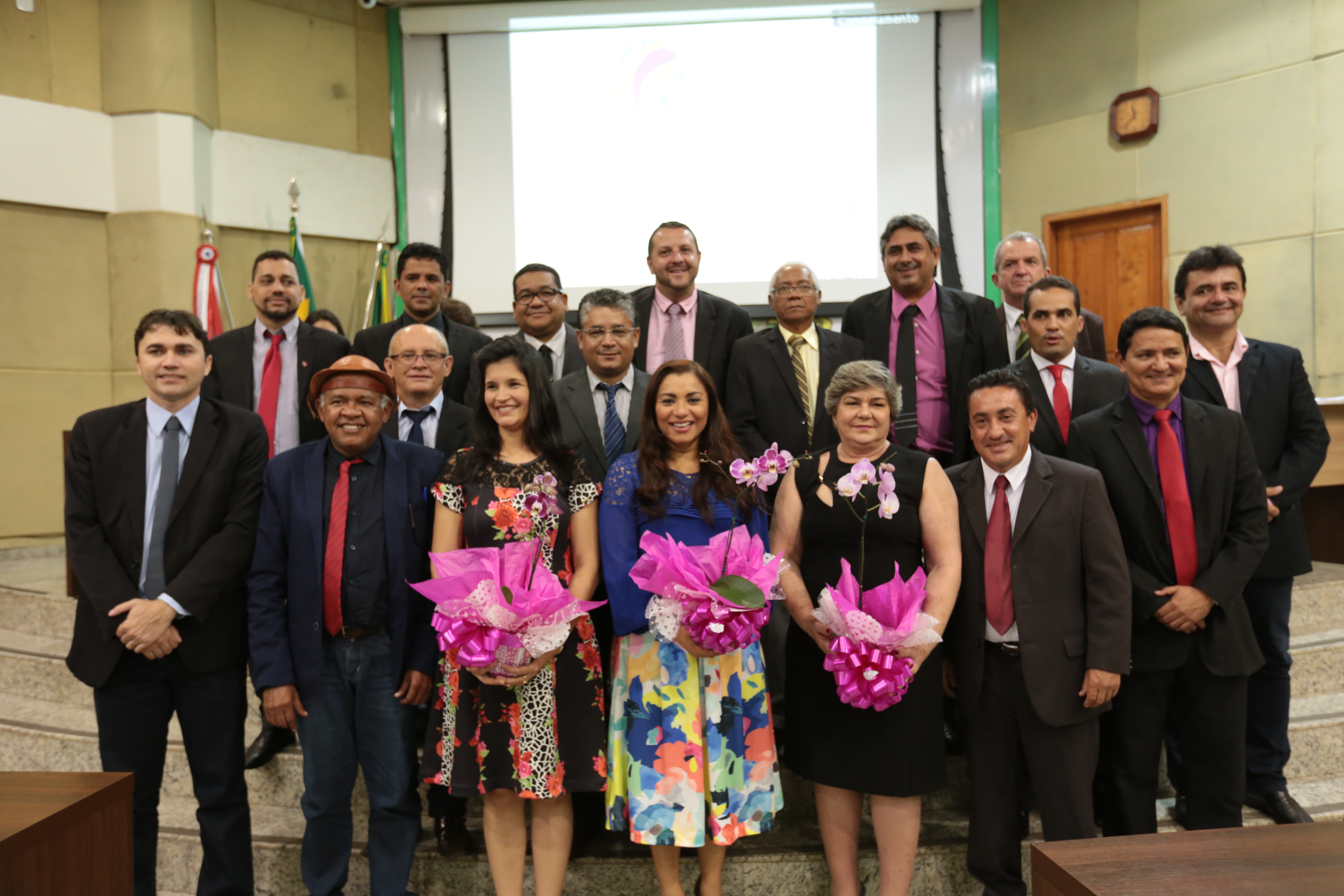 Câmara entrega comendas pelo Dia Internacional da Mulher