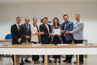 Câmara homenageia promotora agrária com Moção de Aplauso
