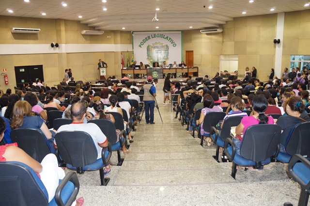  Câmara vai esperar estudo de impacto financeiro para avaliar projeto de redução de gratificação para doutorado e mestrado da educação