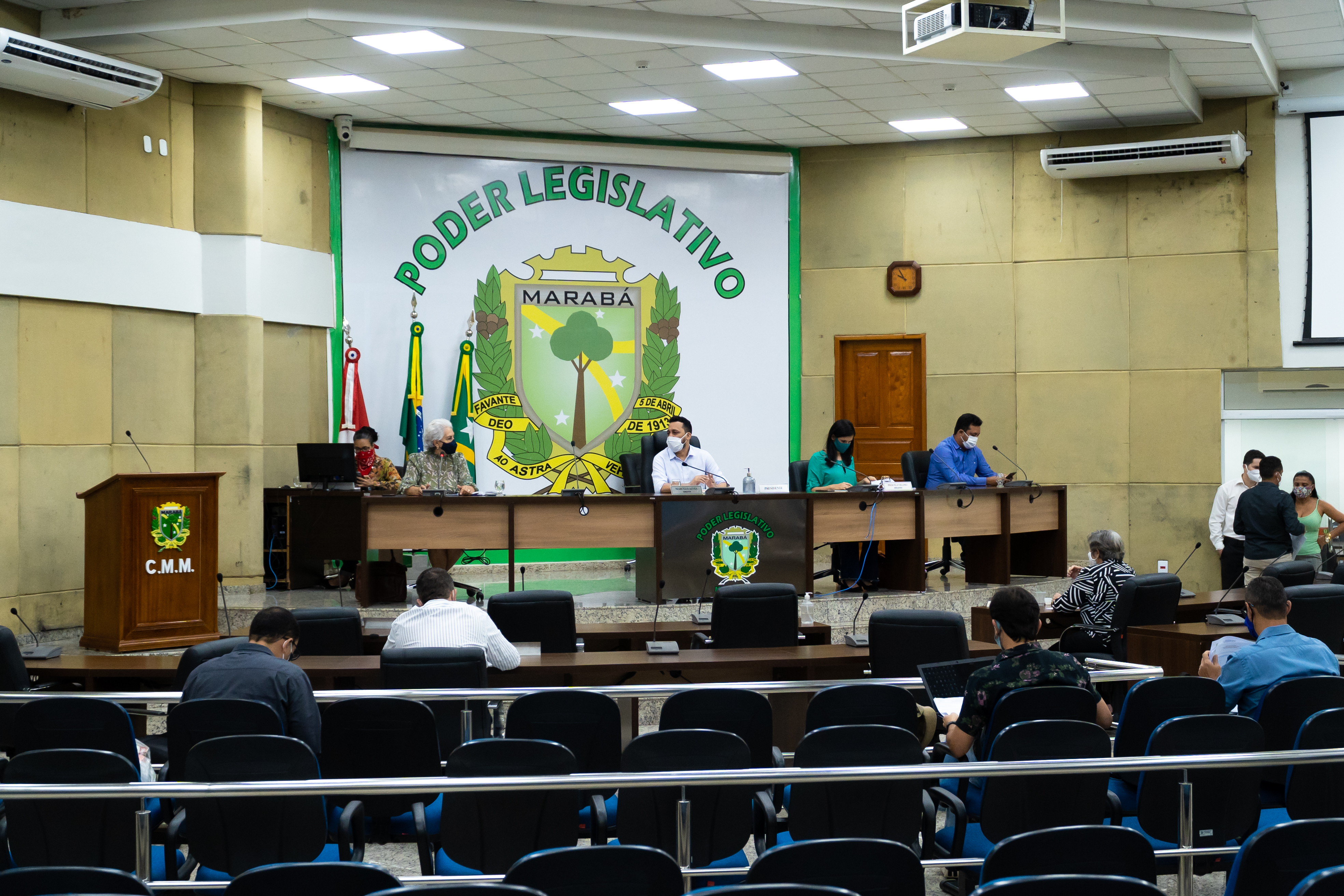 COMISSÃO DE EDUCAÇÃO REÚNE COM EQUIPE GESTORA DA SEMED 