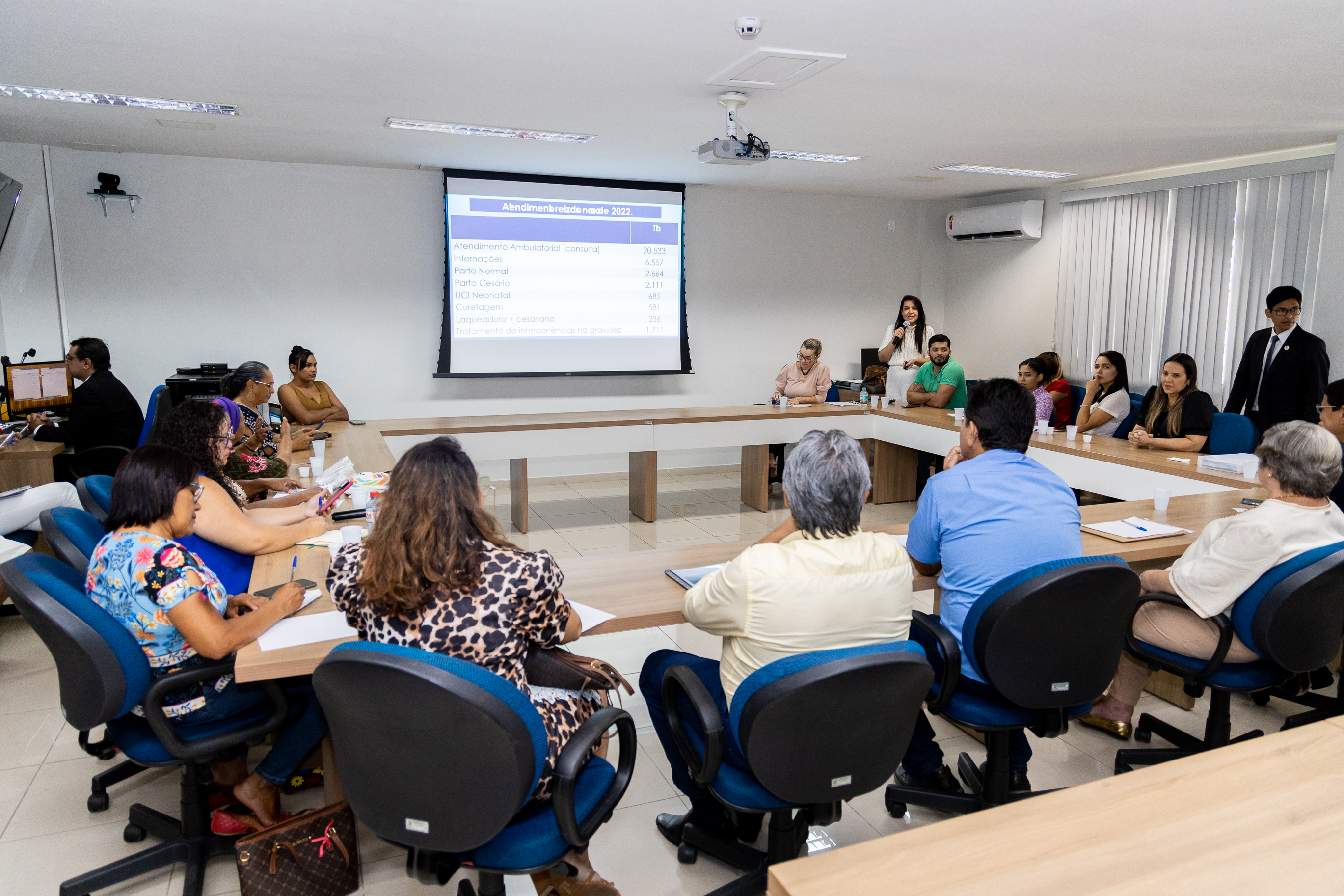 Comissão de Saúde discute dilemas do HMI com SMS e entidades de mulheres   