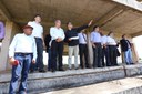 Comissão de vereadores visita estádio municipal com obras paralisadas