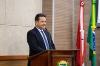 Crise no tratamento de crianças com TEA indigna vereadores de Marabá