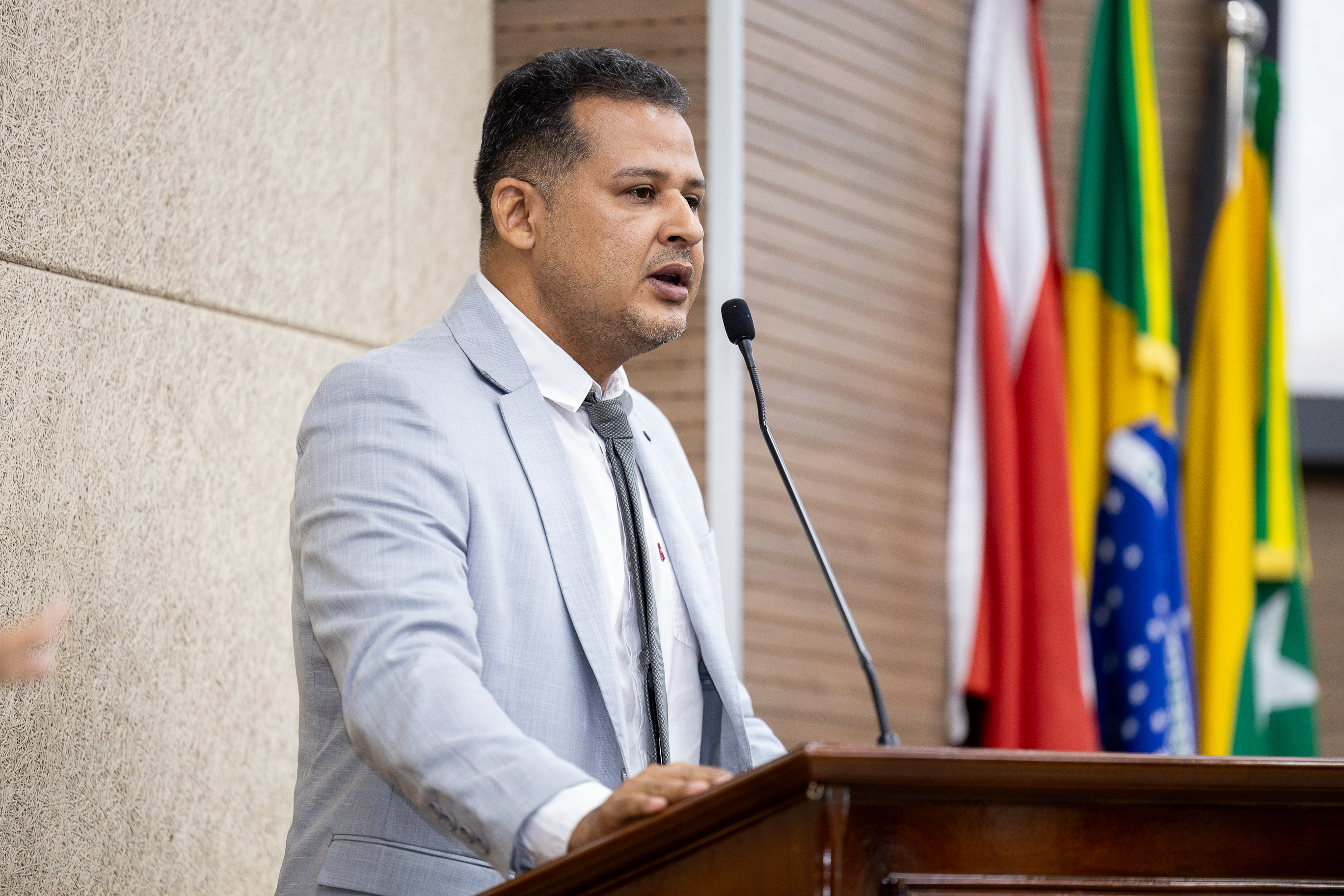 Dean pede obras para o Residencial Tocantins