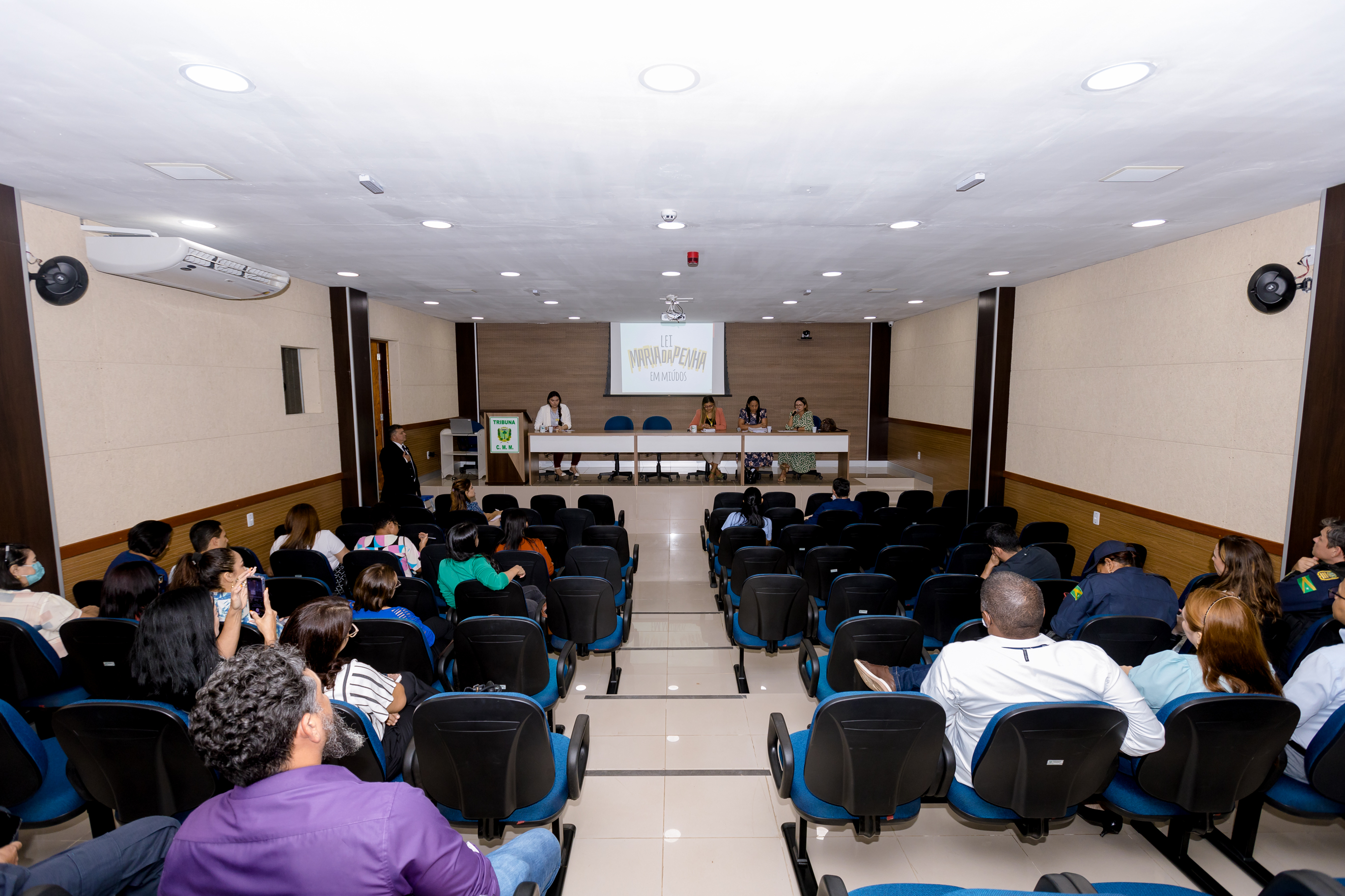 Elmar apresenta projeto “Maria da Penha em Miúdos”