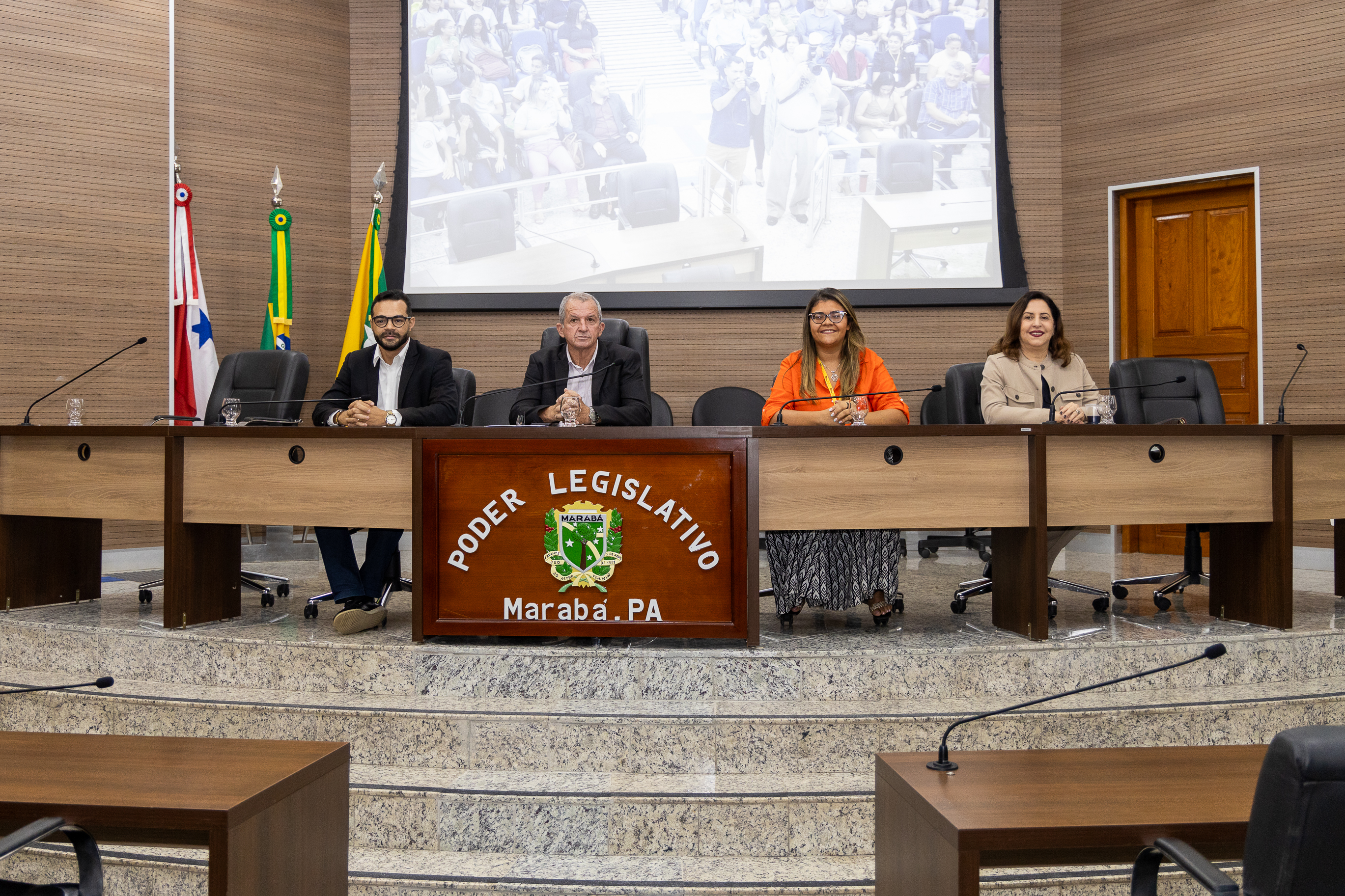 Elmar inicia trabalhos com palestra sobre marketing político e redes sociais