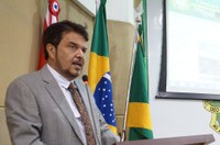 Guido Mutran cobra empresas de telefonia Móvel