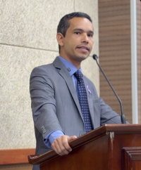 Marcos Paulo questiona valores do contrato da coleta de lixo em Marabá