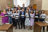 Parlamento Jovem encerra atividades com condecorações