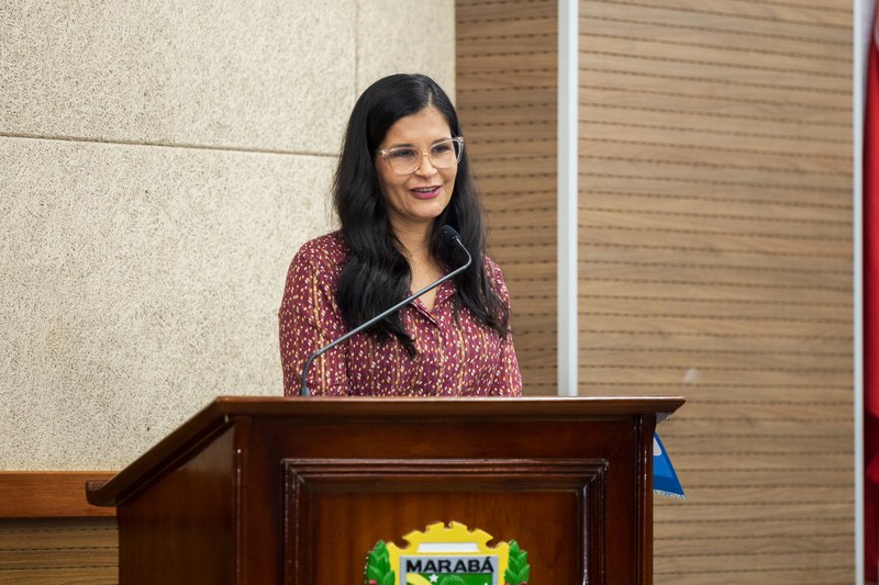 Priscila Veloso cobra processo seletivo para assistência social de Marabá