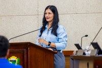 Priscila Veloso indica reforma de praças e de posto de saúde