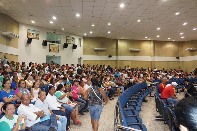 Servidores da Saúde fazem protesto em Marabá contra redução de insalubridade
