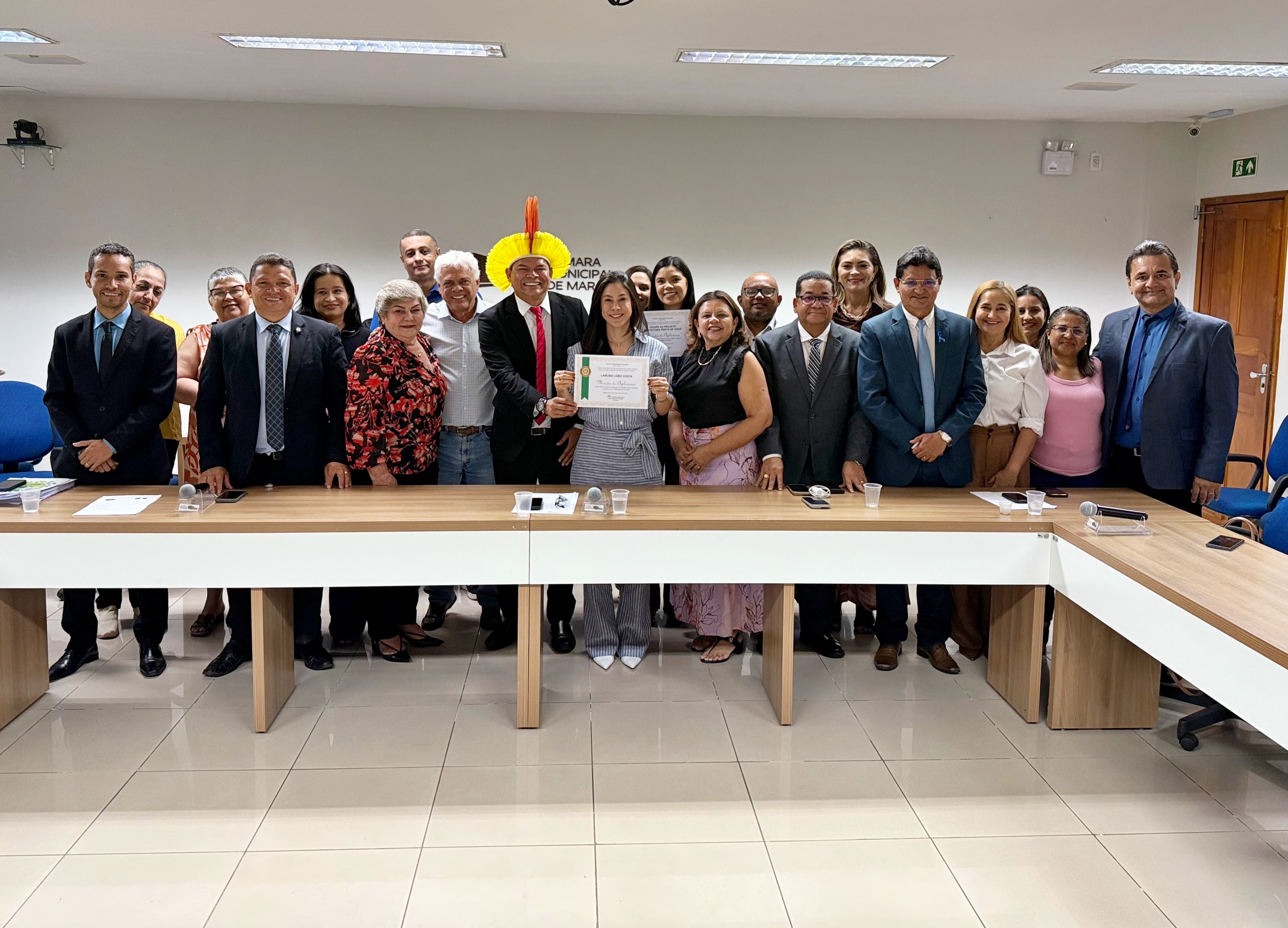 𝗨𝗯𝗶𝗿𝗮𝗷𝗮𝗿𝗮 𝗵𝗼𝗺𝗲𝗻𝗮𝗴𝗲𝗶𝗮 𝗽𝗿𝗶𝗺𝗲𝗶𝗿𝗮-𝗱𝗮𝗺𝗮 𝗟𝗮𝗻𝘂́𝘇𝗶𝗮 𝗟𝗼𝗯𝗼 𝗰𝗼𝗺 𝗠𝗼𝗰̧𝗮̃𝗼 𝗱𝗲 𝗔𝗽𝗹𝗮𝘂𝘀𝗼