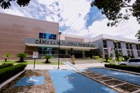 Vereadores derrubam veto do prefeito às emendas impositivas