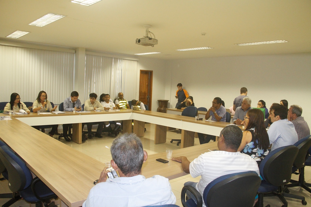 Vereadores discutem com agentes as demandas do DMTU