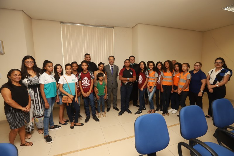 Vereadores mirins visitam o Fórum de Marabá