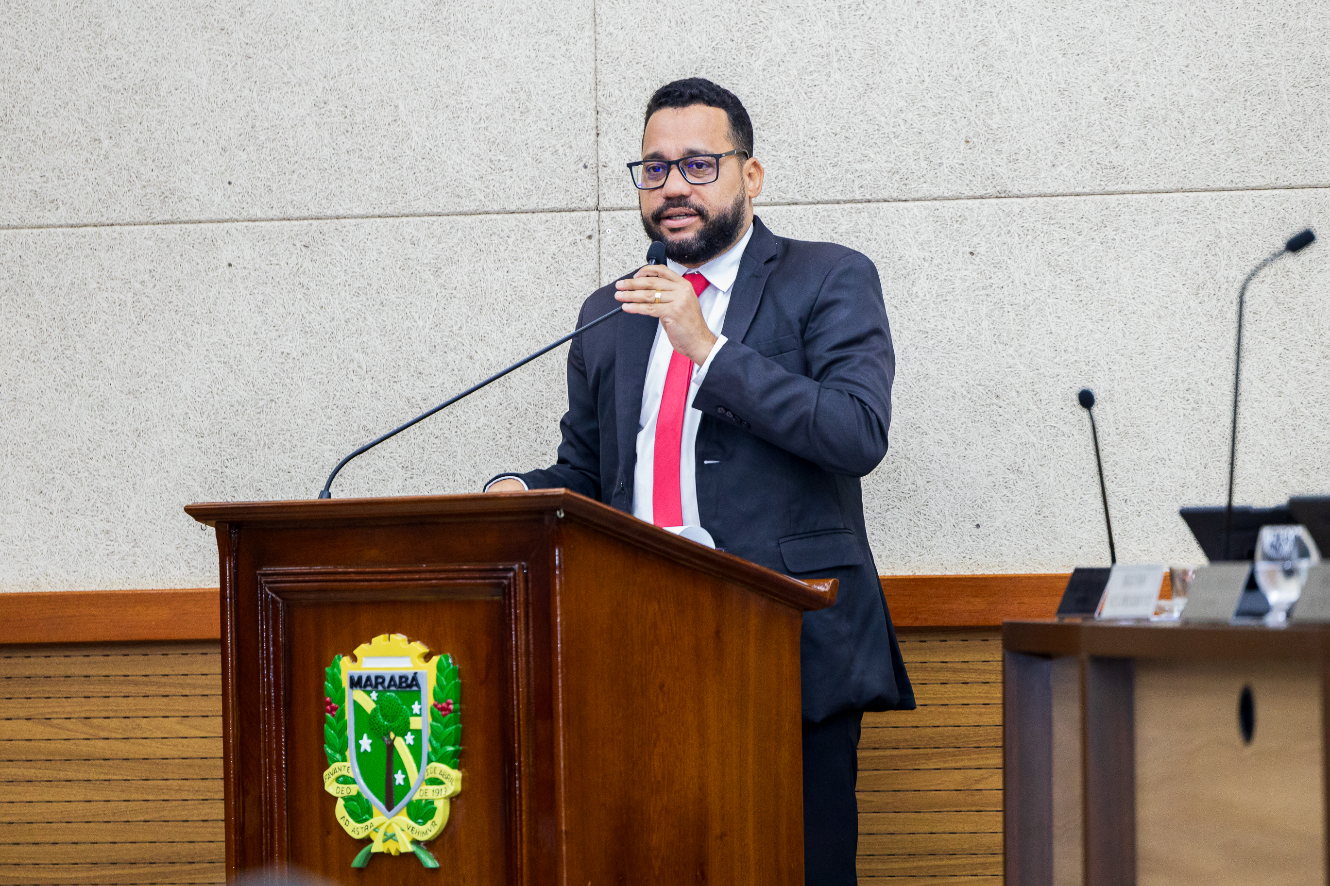 Vereadores pedem aumento no vale-alimentação dos servidores
